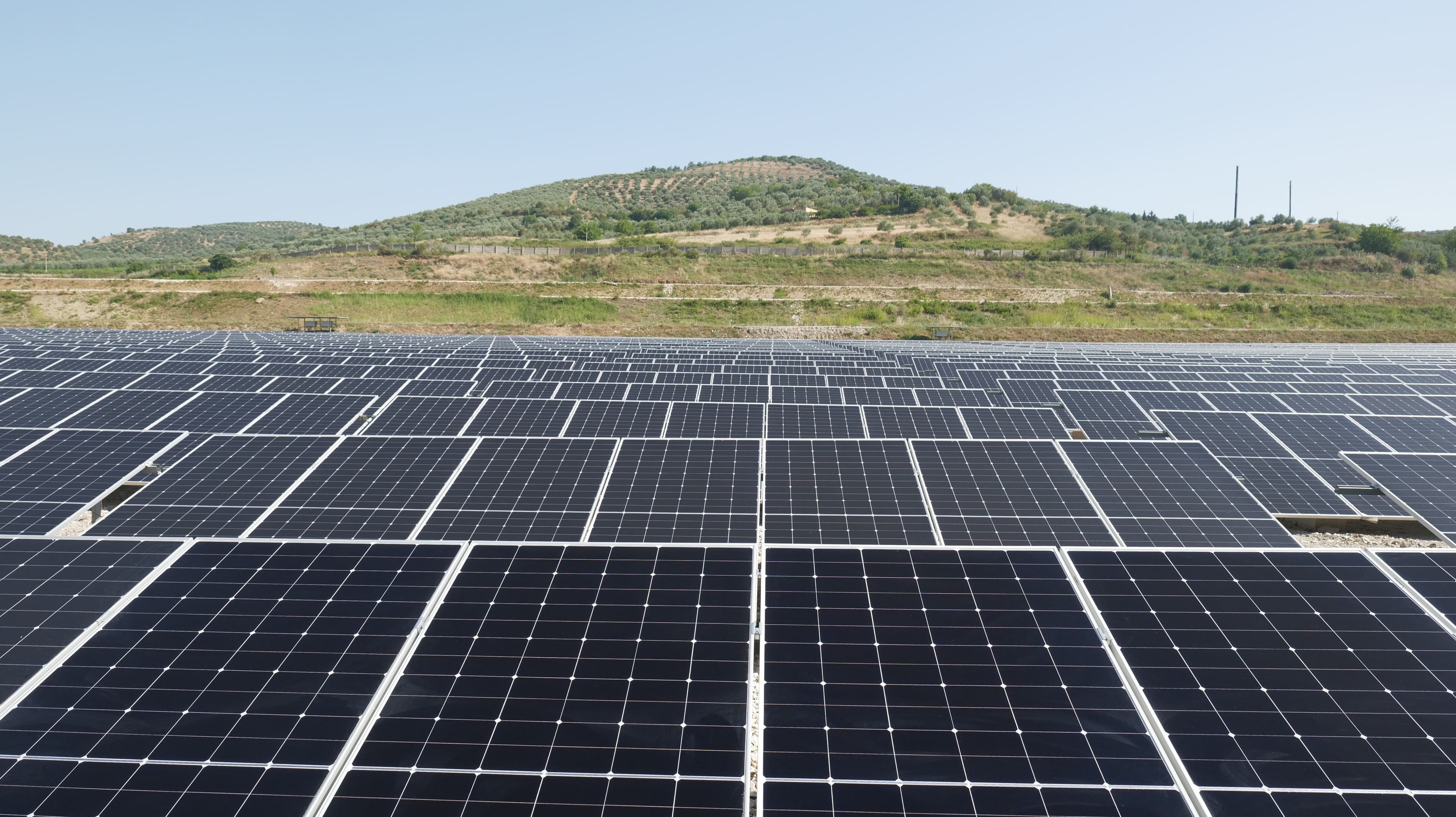 Emante – Lider në Zgjidhjet e Ndërtimit dhe Energji të Rinovueshme